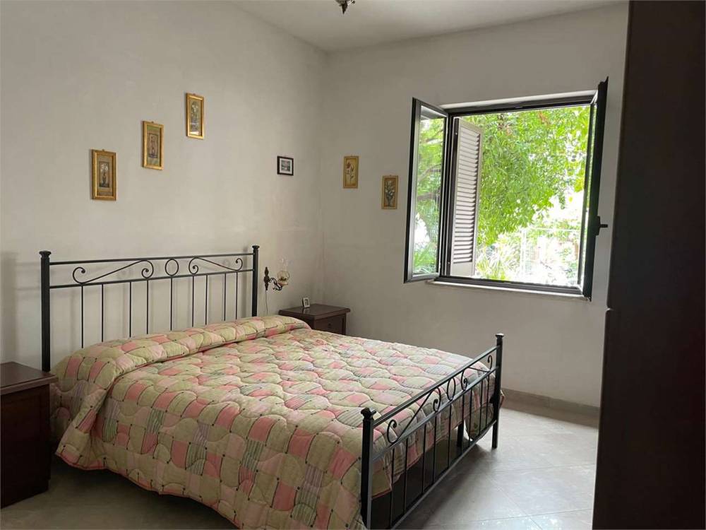 casa indipendente in vendita a Mondragone