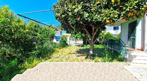 casa indipendente in vendita a Mondragone