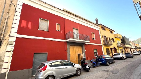 casa indipendente in vendita a Mondragone