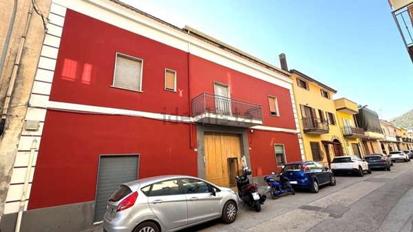 casa indipendente in vendita a Mondragone