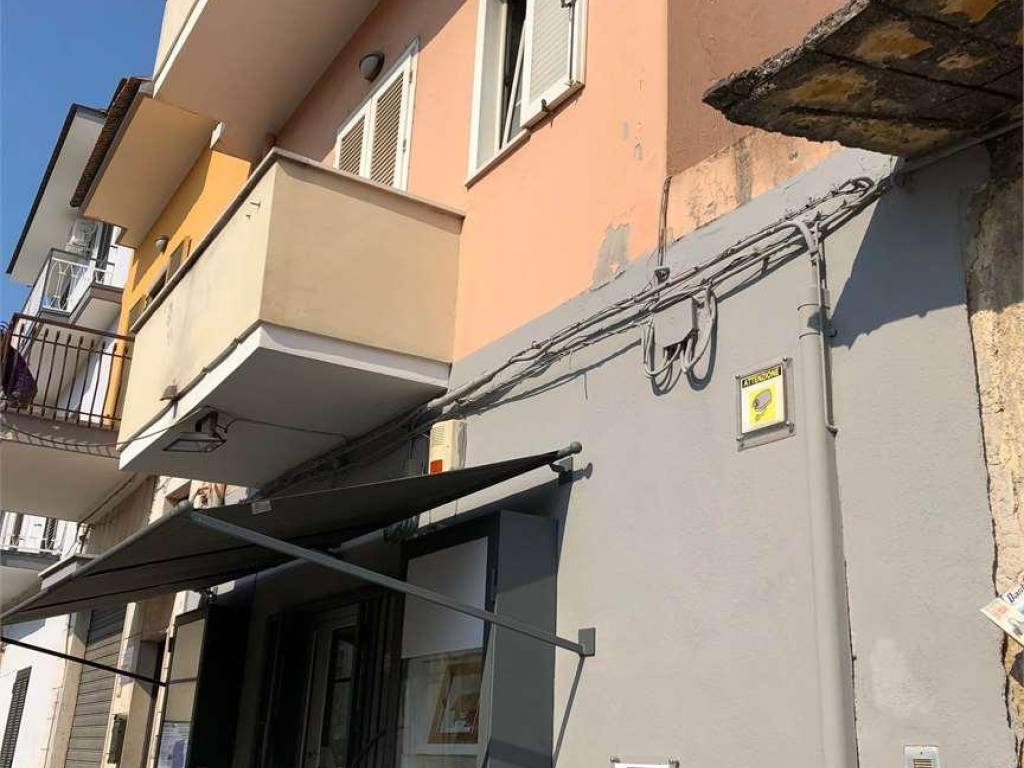 casa indipendente in vendita a Mondragone