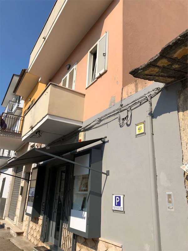 casa indipendente in vendita a Mondragone