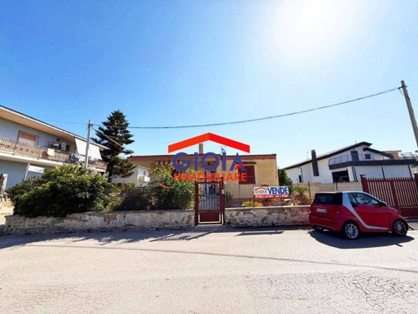 casa indipendente in vendita a Mondragone