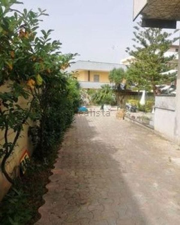 casa indipendente in vendita a Mondragone