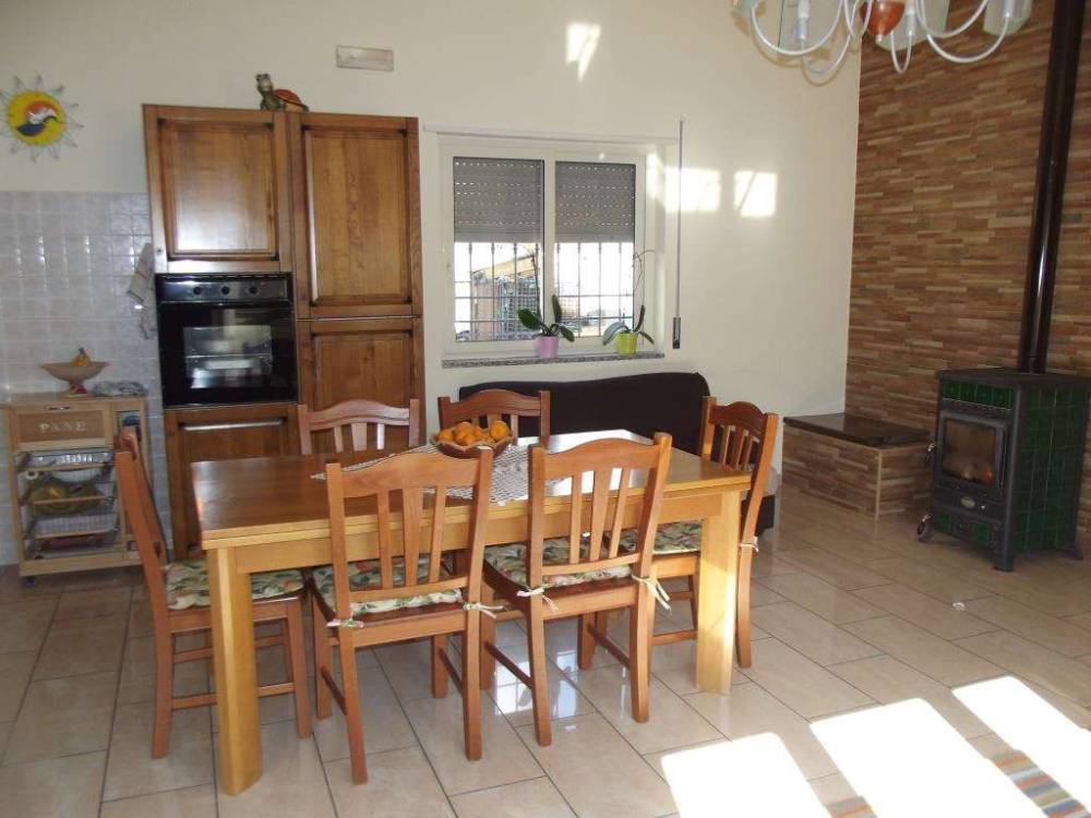 intera palazzina in vendita a Mondragone