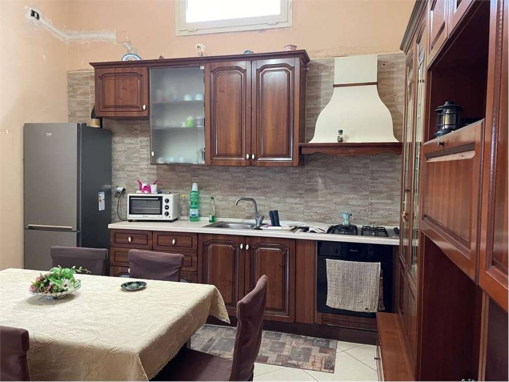 intera palazzina in vendita a Mondragone