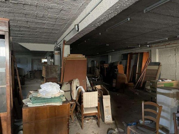 locale di sgombero in vendita a Mondragone