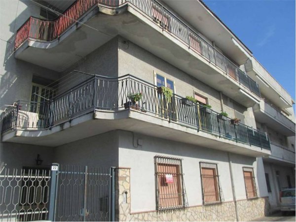 intera palazzina in vendita a Mondragone
