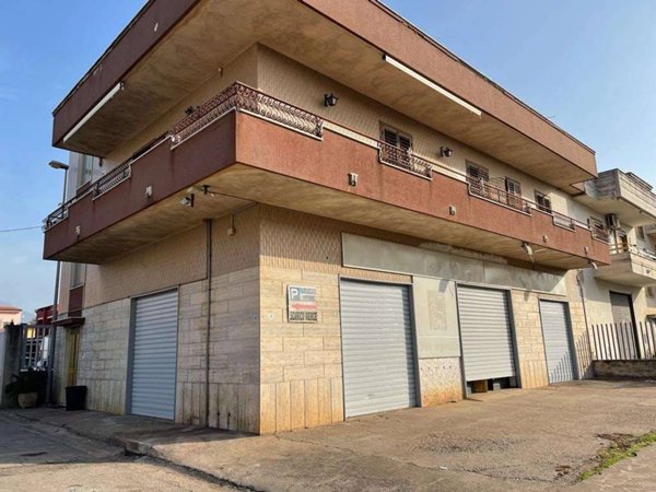 intera palazzina in vendita a Mondragone