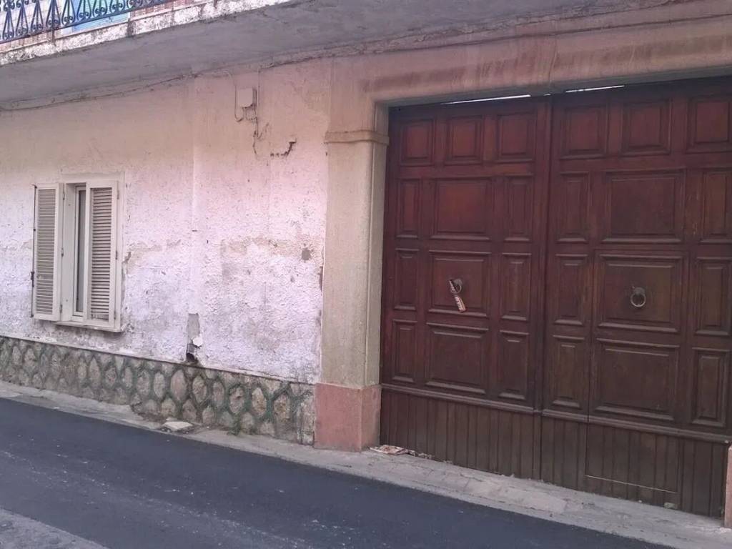 casa indipendente in vendita a Mondragone