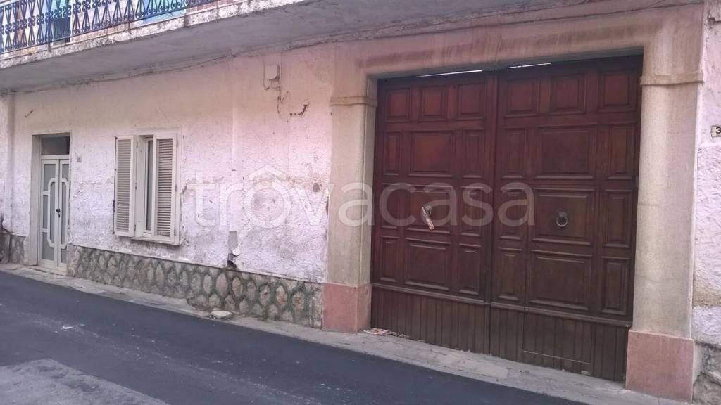 casa indipendente in vendita a Mondragone