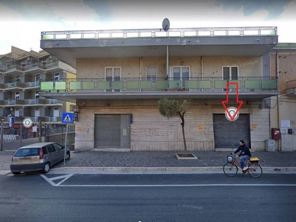 negozio in vendita a Mondragone