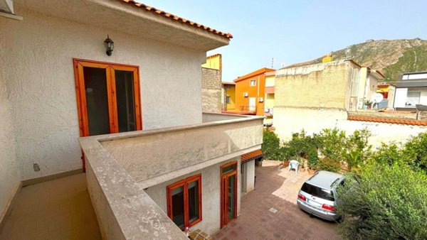 casa indipendente in vendita a Mondragone