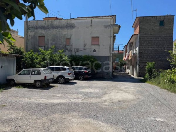 casa indipendente in vendita a Mondragone