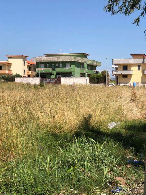 negozio in vendita a Mondragone