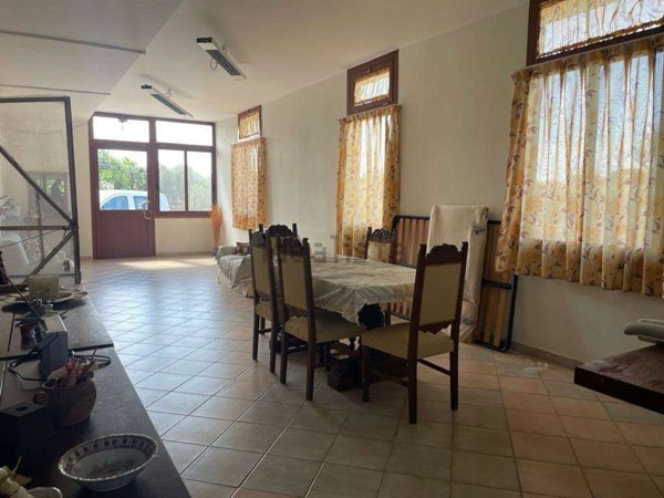 casa indipendente in vendita a Mondragone