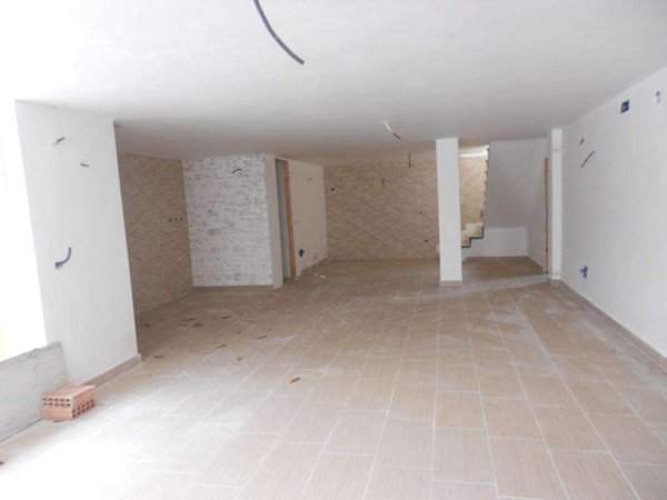 casa indipendente in vendita a Mondragone