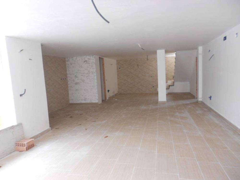 casa indipendente in vendita a Mondragone