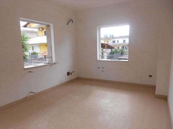 casa indipendente in vendita a Mondragone