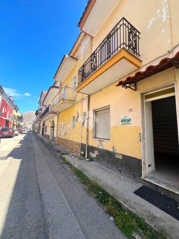 casa indipendente in vendita a Mondragone