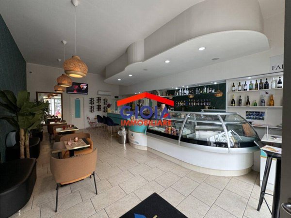 negozio in vendita a Mondragone