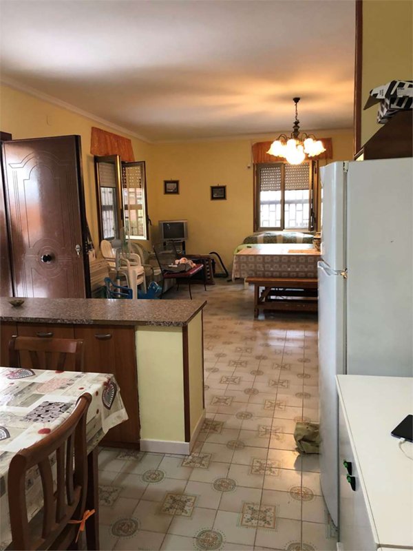 casa indipendente in vendita a Mondragone