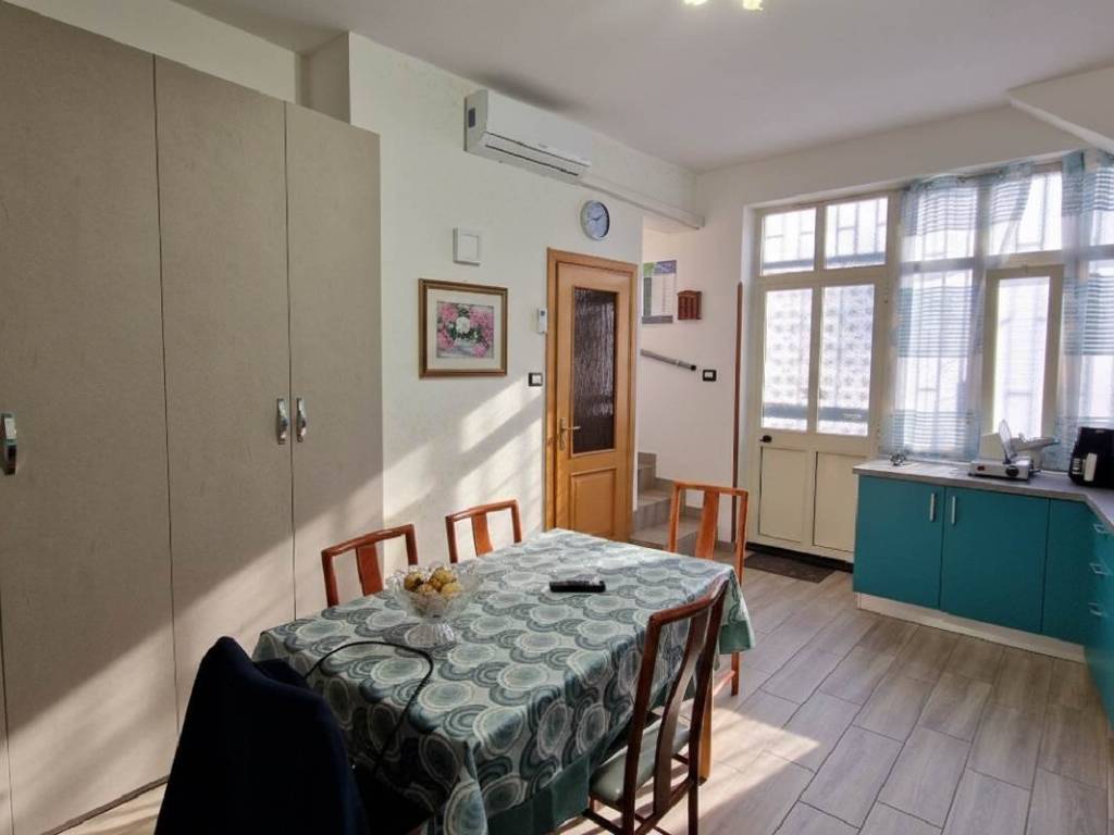 casa indipendente in vendita a Mondragone