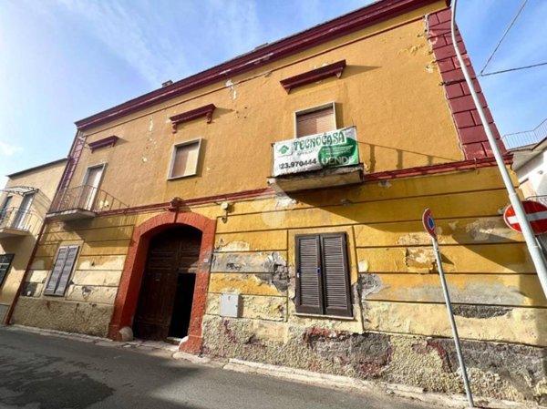 casa indipendente in vendita a Mondragone