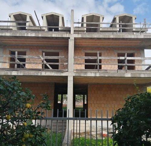 casa indipendente in vendita a Mondragone