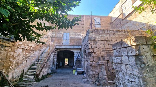 rudere in vendita a Mondragone