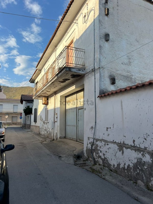 casa indipendente in vendita a Mondragone