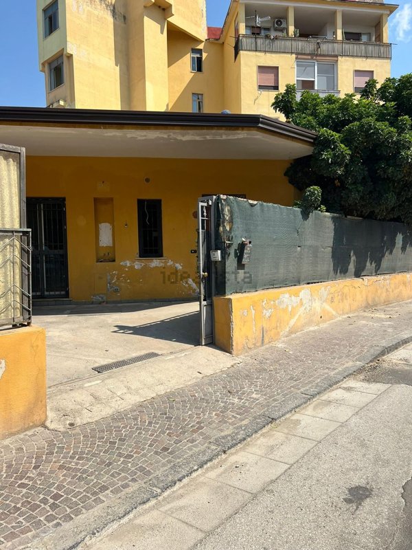 casa indipendente in vendita a Mondragone