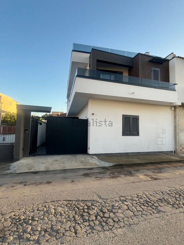 casa indipendente in vendita a Mondragone