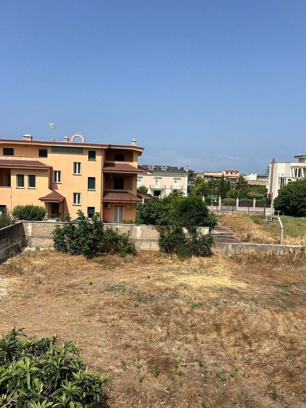 casa indipendente in vendita a Mondragone