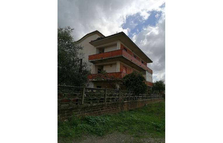 casa indipendente in vendita a Mondragone