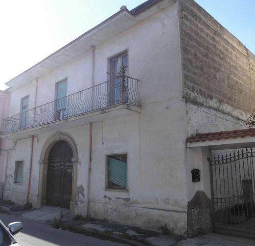 intera palazzina in vendita a Mondragone