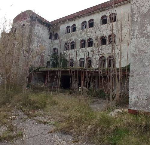 intera palazzina in vendita a Mondragone