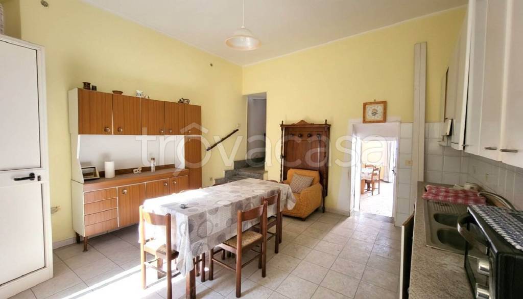 casa indipendente in vendita a Mondragone