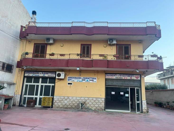 casa indipendente in vendita a Mondragone