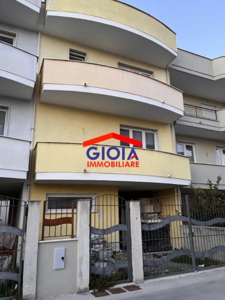 casa indipendente in vendita a Mondragone