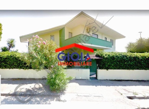 casa indipendente in vendita a Mondragone