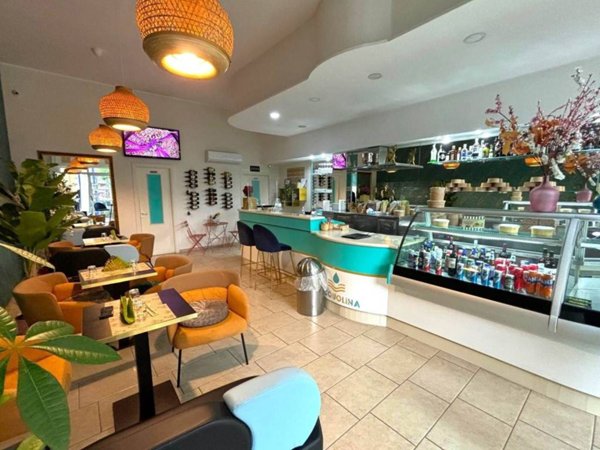 negozio in vendita a Mondragone