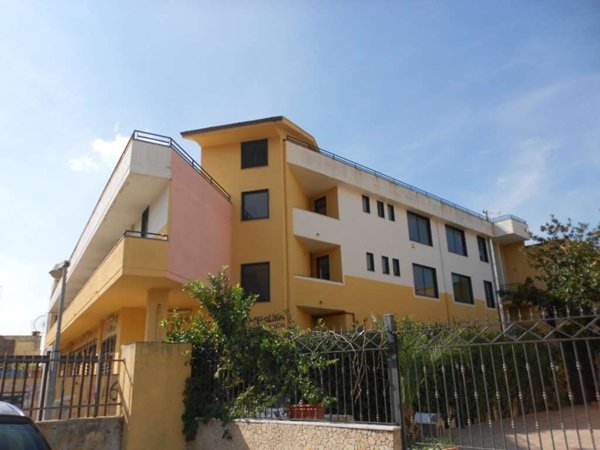 casa indipendente in vendita a Mondragone