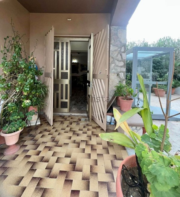 pentavano in vendita a Mondragone in zona Pescopagano