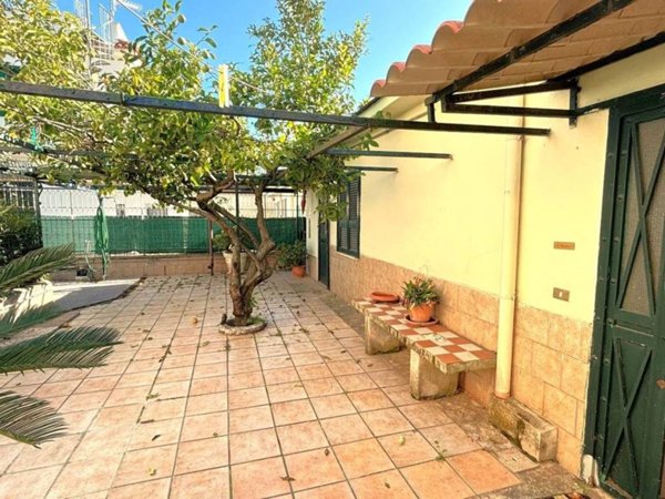 appartamento in vendita a Mondragone in zona Pescopagano