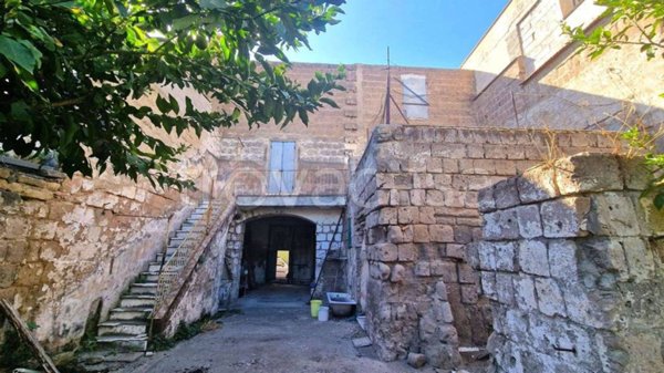 casa indipendente in vendita a Mondragone