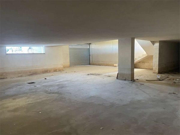 negozio in vendita a Mondragone