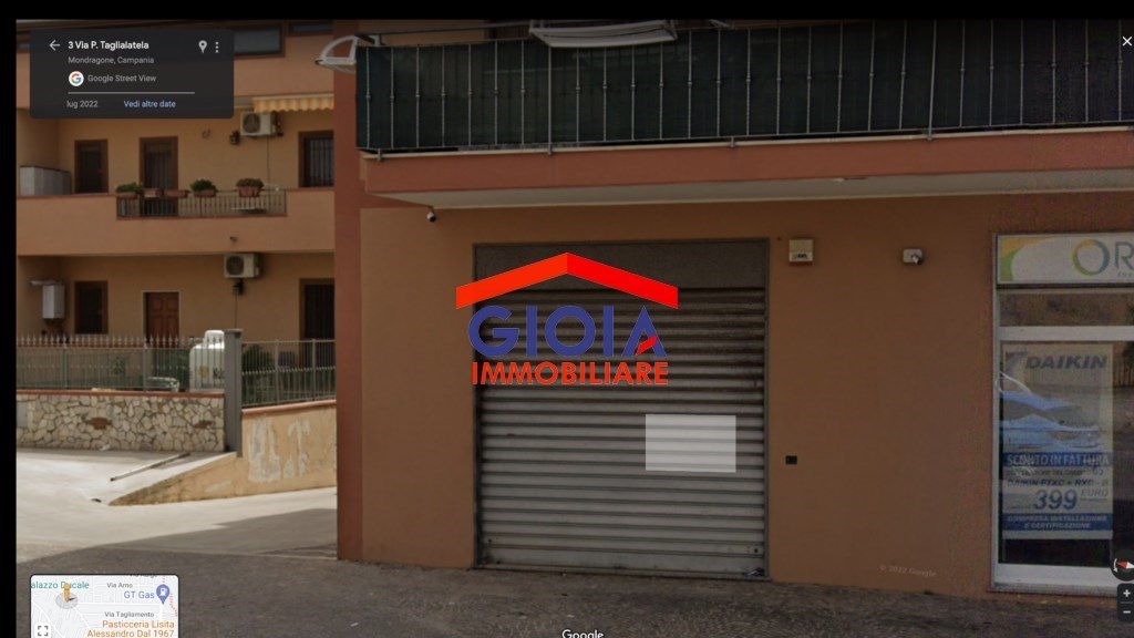 locale commerciale in vendita a Mondragone
