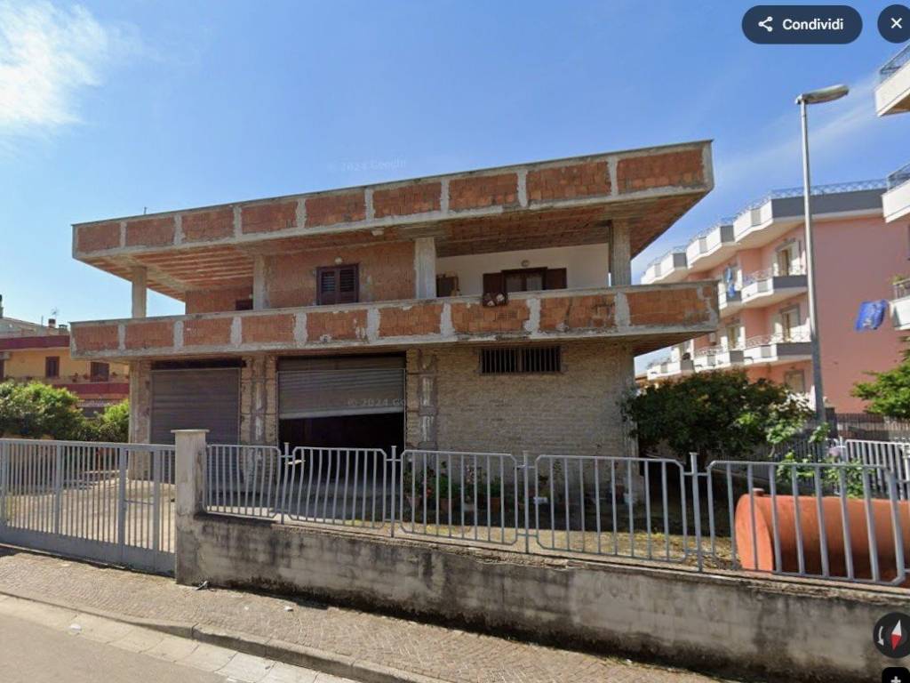 intera palazzina in vendita a Mondragone