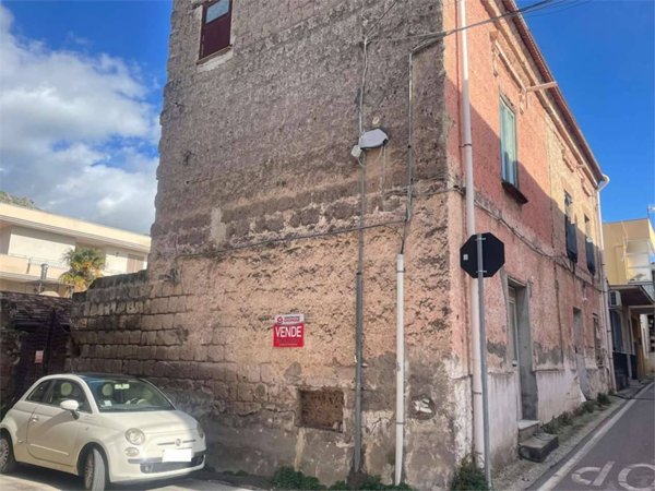 intera palazzina in vendita a Mondragone